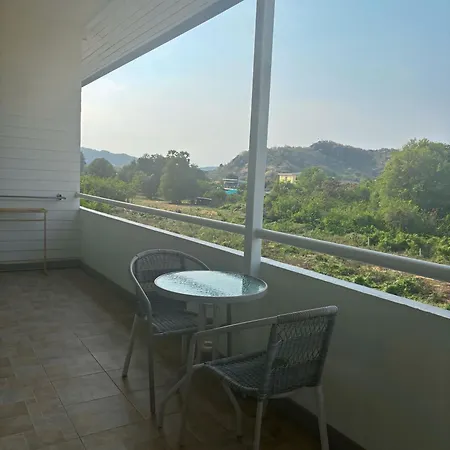 Luna Hut Resort Hua Hin Room photo