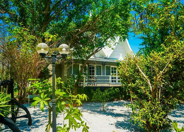 Luna Hut Resort