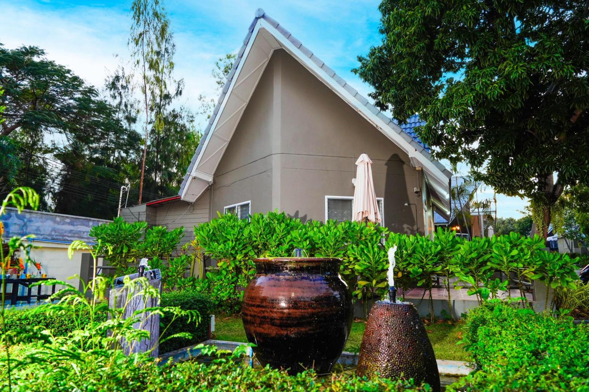 Luna Hut 渡假村